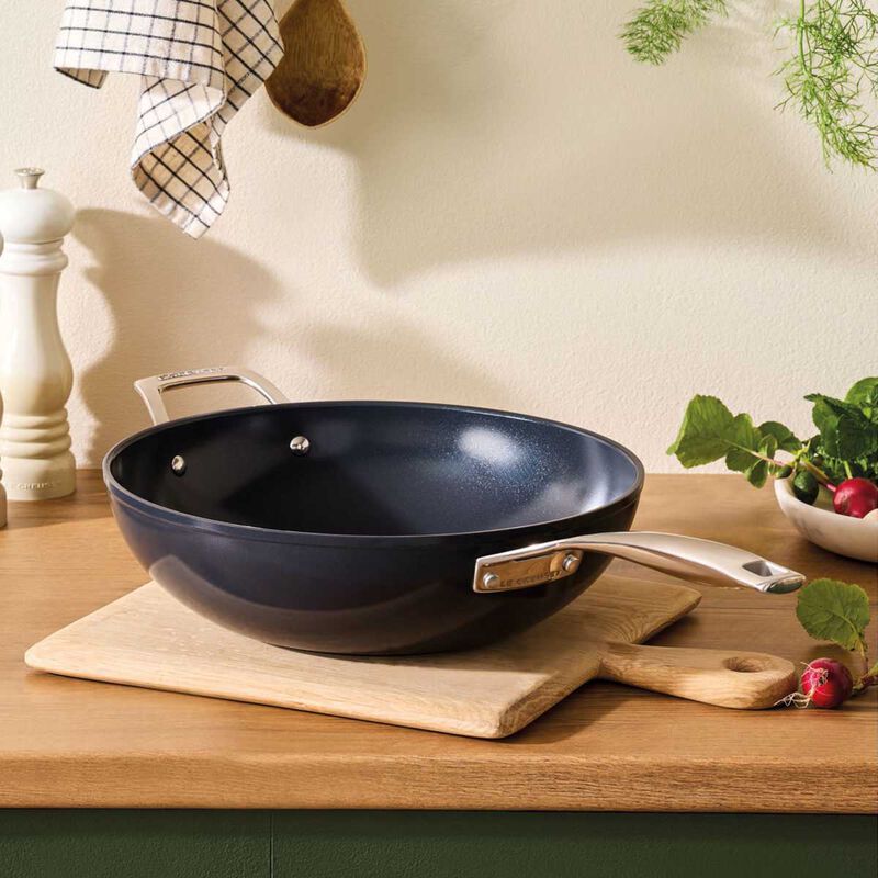 Le Creuset Toughened Non-Stick Stir-Fry Wok with Helper Handle 30cm image number 1